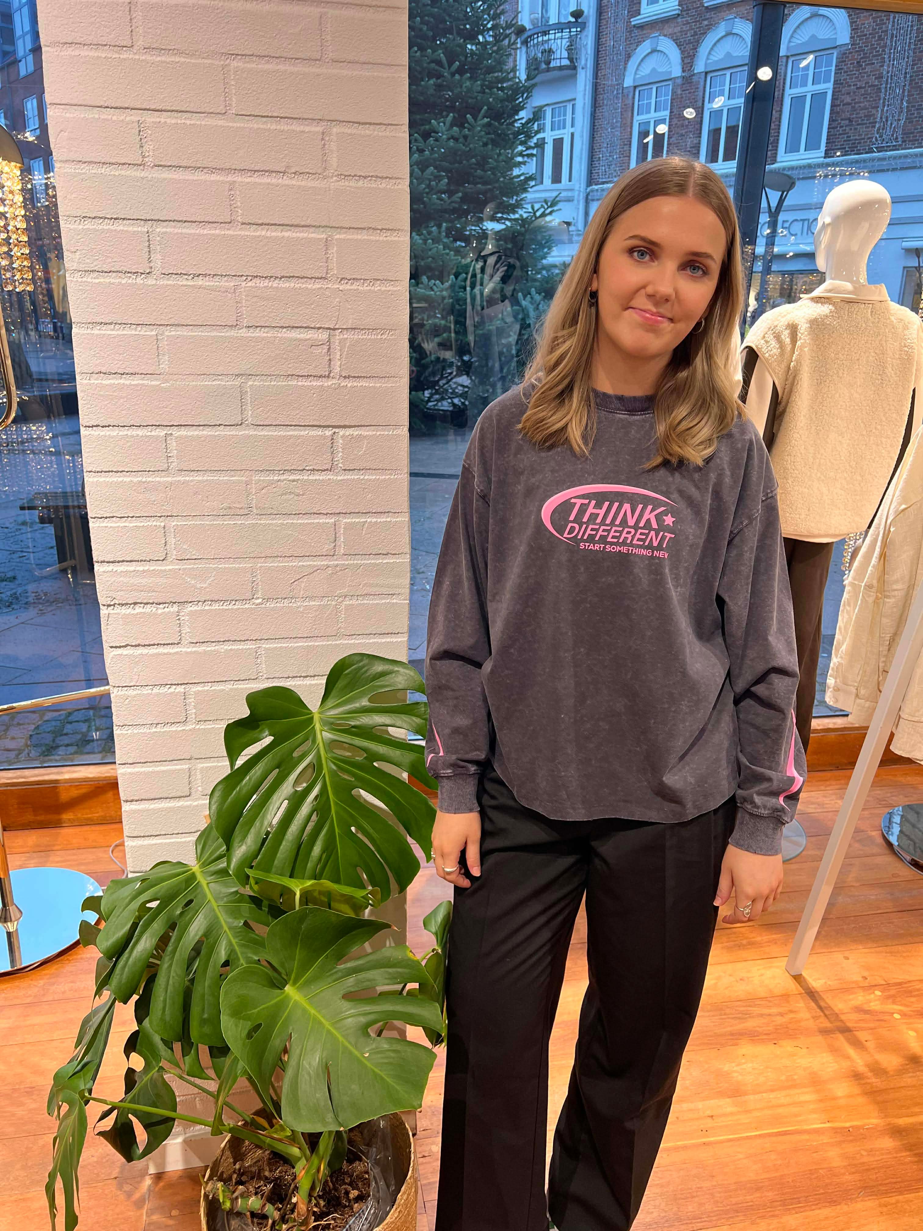 NMPOLLY T-Shirt - Obsidian